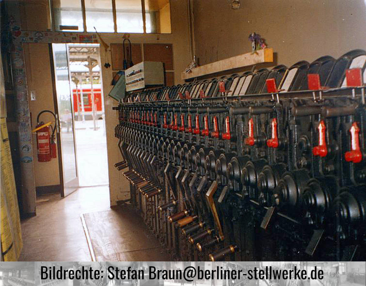 Noch einmal in der nicht schrägen Perspektive. 03.07.2004. Foto Stefan Braun